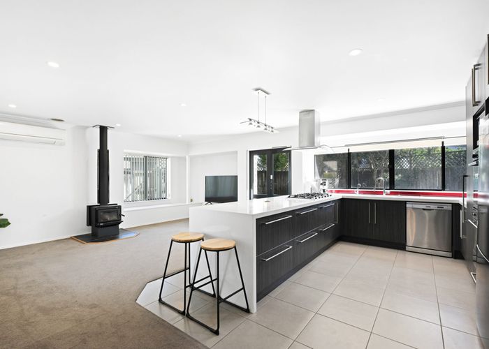  at 9 Jean Place, Pukete, Hamilton