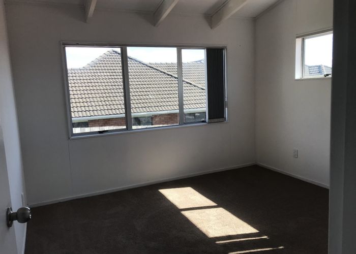  at 2/517 Richardson Rd, Mount Roskill, Auckland City, Auckland