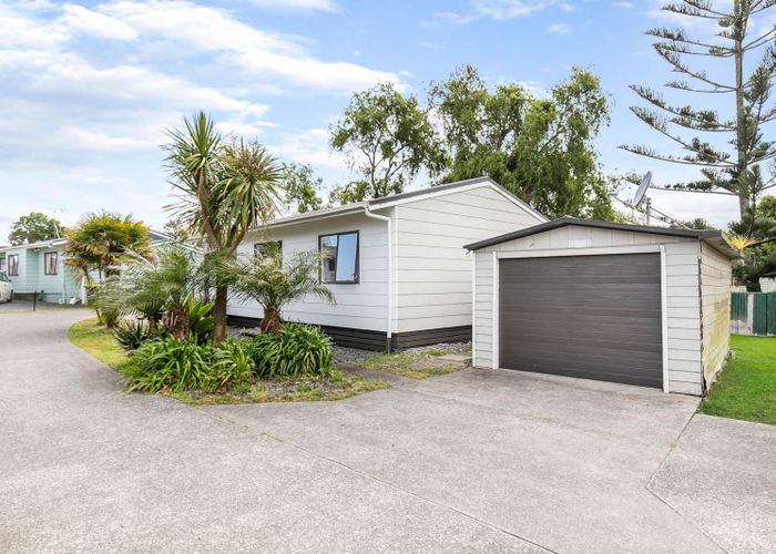  at 1/34 Shifnal Drive, Randwick Park, Auckland