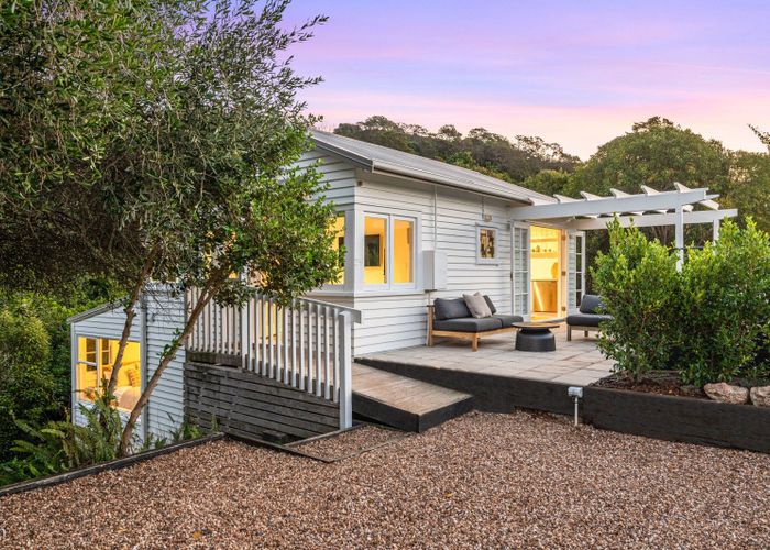  at 25 Tahatai Road, Oneroa, Waiheke Island, Auckland