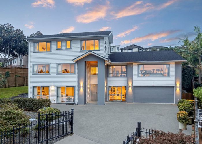  at 4C Hilton Close, Fairview Heights, Auckland