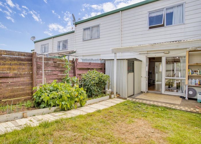  at 35 Fred Woodward Place, Mount Roskill, Auckland City, Auckland