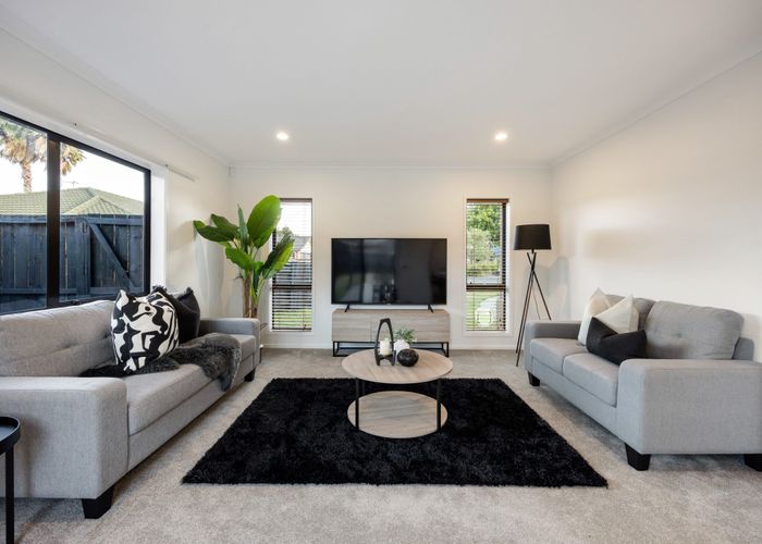  at 33 Ravenscourt Place, Huntington, Hamilton