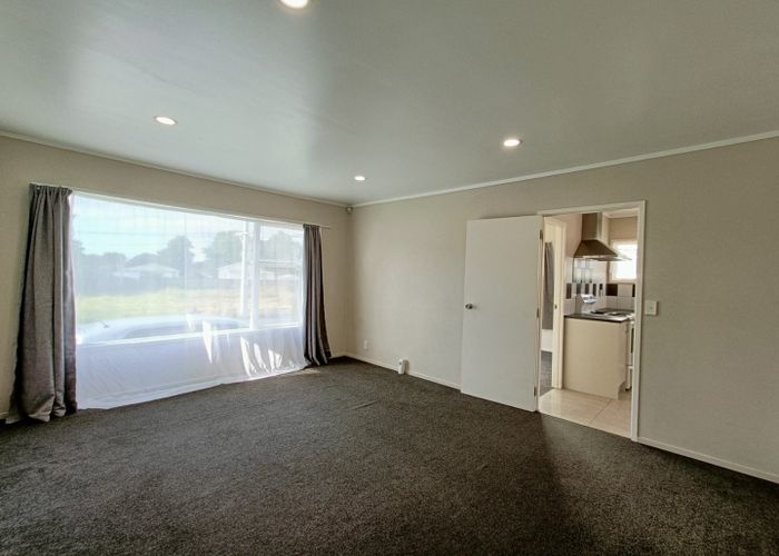  at 4 Clutha Crescent, Clover Park, Auckland