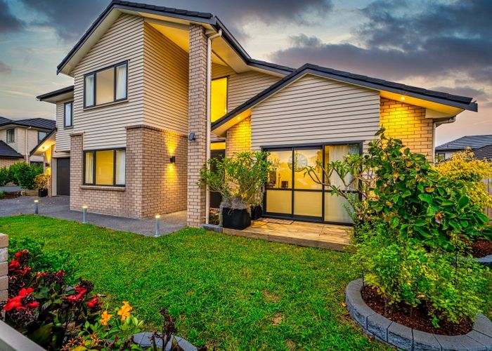  at 118A Gracechurch Drive, Flat Bush, Auckland