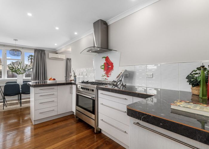  at 2/935 Cameron Road, Gate Pa, Tauranga, Bay Of Plenty