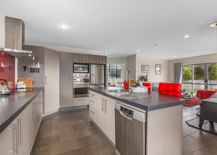  at 5 Abbey Way, Whitby, Porirua