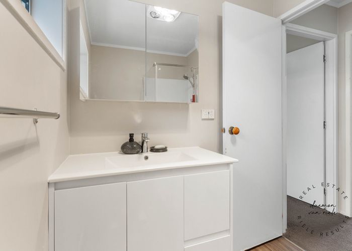  at 1/15 Gloaming Place, Conifer Grove, Takanini