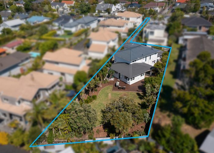  at 22 Eversleigh Road, Belmont, Auckland