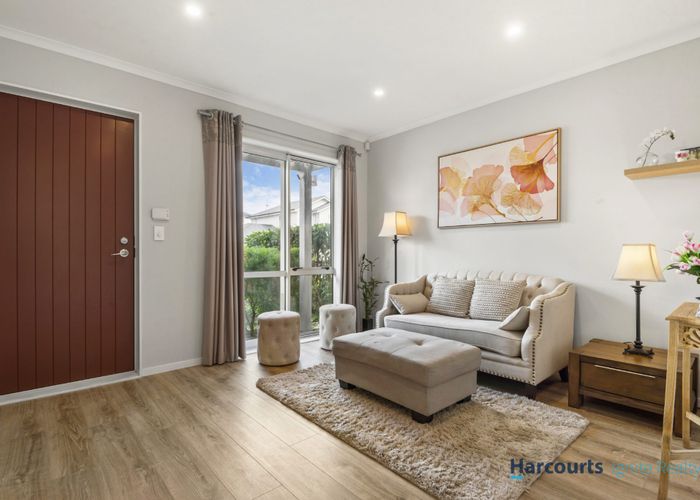  at 7 Samuel Cassidy Avenue, Swanson, Waitakere City, Auckland