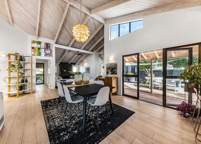  at 2/47 Shakespeare Road, Milford, North Shore City, Auckland