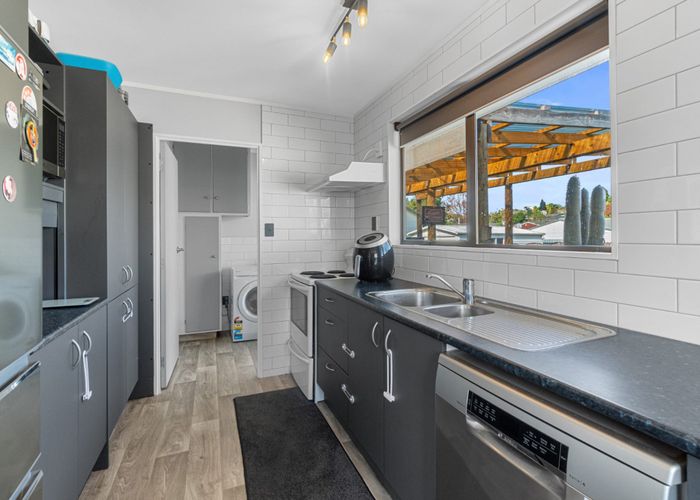  at 6 Bradley Place, Nawton, Hamilton