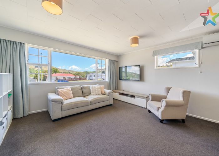  at 130 Major Drive, Kelson, Lower Hutt