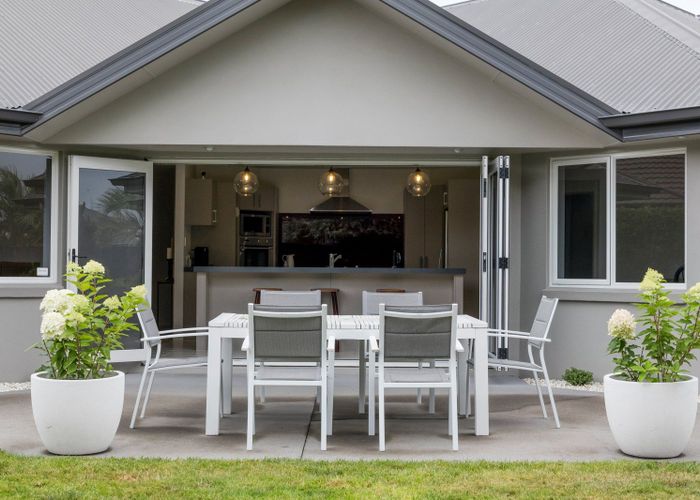  at 3 Ravenscourt Place, Huntington, Hamilton