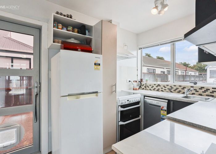  at 2/14 Lane Street, Woolston, Christchurch City, Canterbury