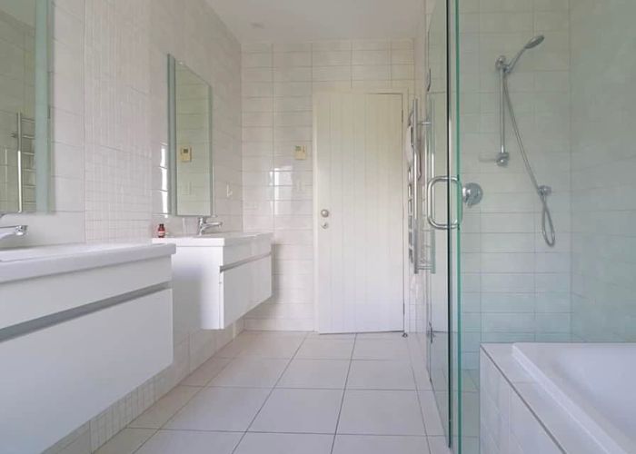  at 60 Beach Road, Castor Bay, Auckland