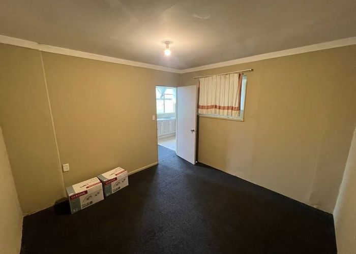  at 1&2/136 Kimpton Road, Papatoetoe, Papatoetoe, Manukau City, Auckland