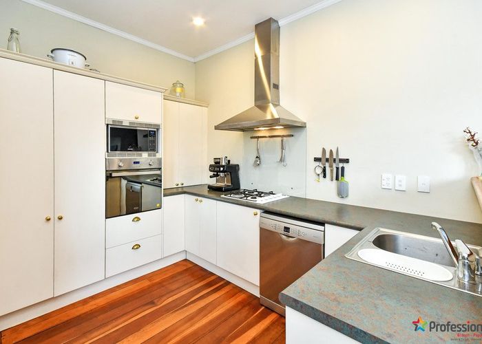 at 2/12 Paton Avenue, Papatoetoe, Auckland