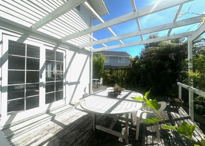  at 9 Springfield Street, Forrest Hill, North Shore City, Auckland
