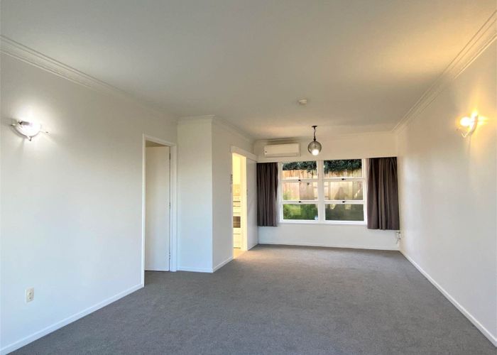  at 2/166 East Coast Road, Milford, North Shore City, Auckland