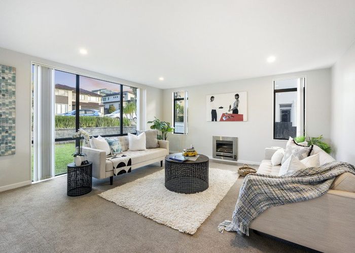  at 16 Oak View Terrace, Albany, North Shore City, Auckland
