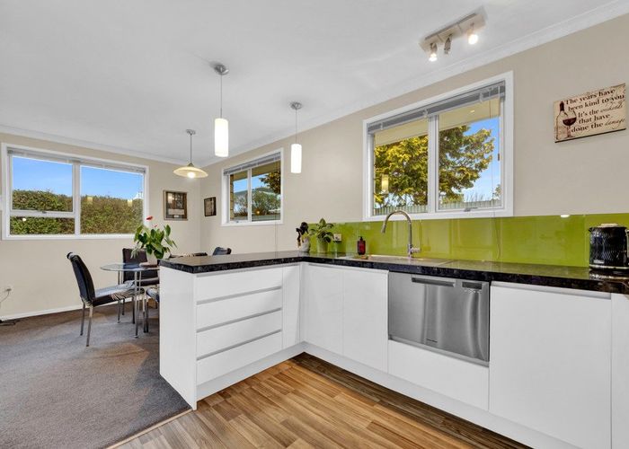  at 2/122 Cavendish Road, Casebrook, Christchurch City, Canterbury