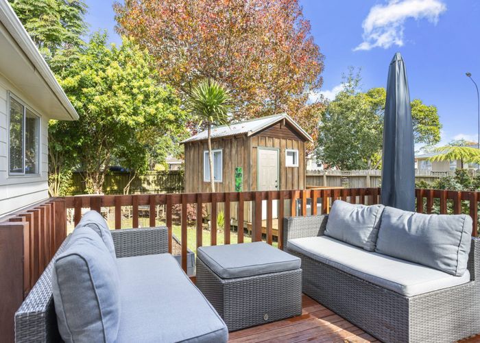  at 15 Luanda Drive, Ranui, Auckland