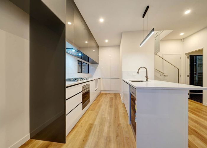  at 21D Barron Drive, Green Bay, Waitakere City, Auckland