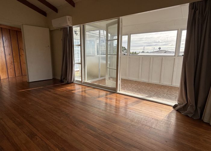  at 12 Mason Street, New Lynn, Waitakere City, Auckland