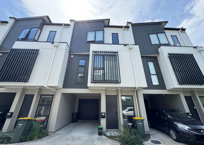  at 22 Mina Way, Browns Bay, Auckland
