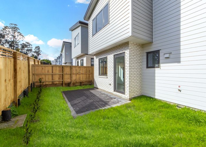  at 33 Whiteywood Street, Westgate, Waitakere City, Auckland