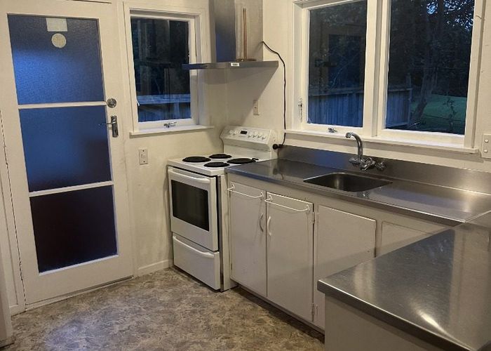  at 4/39 Miro Street, New Lynn, Waitakere City, Auckland