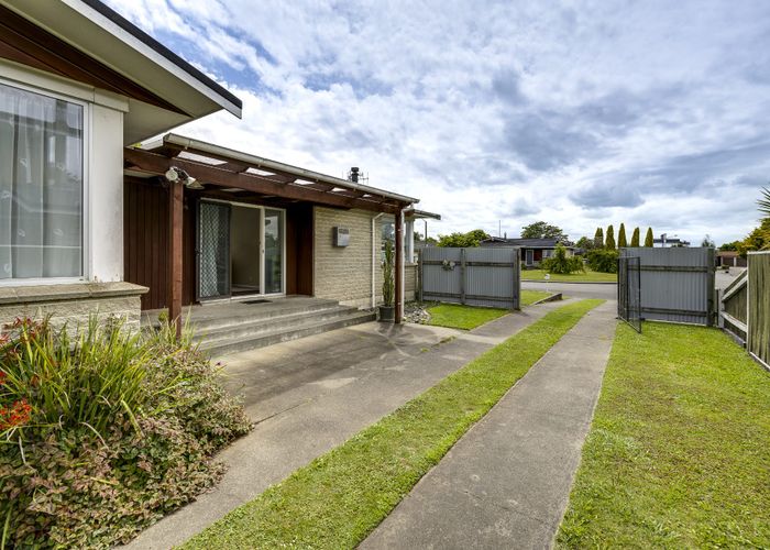  at 8 Dundee Drive, Flaxmere, Hastings