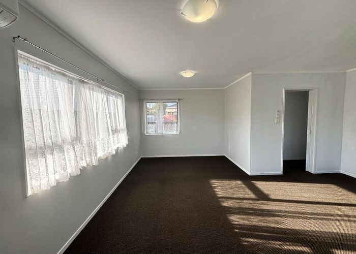  at 2/152 Rangitoto Road, Papatoetoe, Auckland