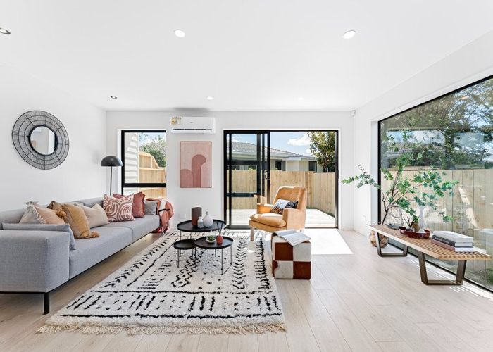  at 18E Larissa Avenue, Henderson, Waitakere City, Auckland