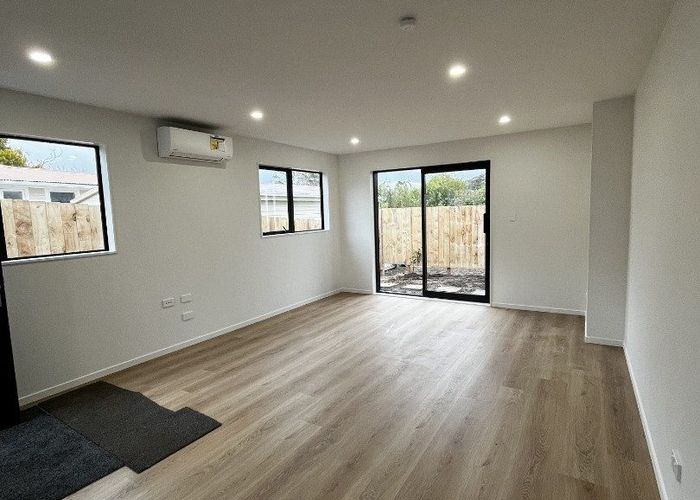  at 18D Penfold Place, Henderson, Waitakere City, Auckland