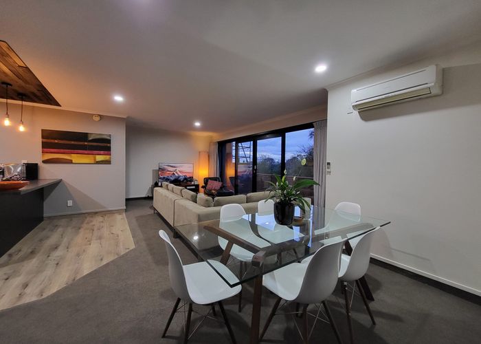  at 2/90 Springfield Road, St Albans, Christchurch