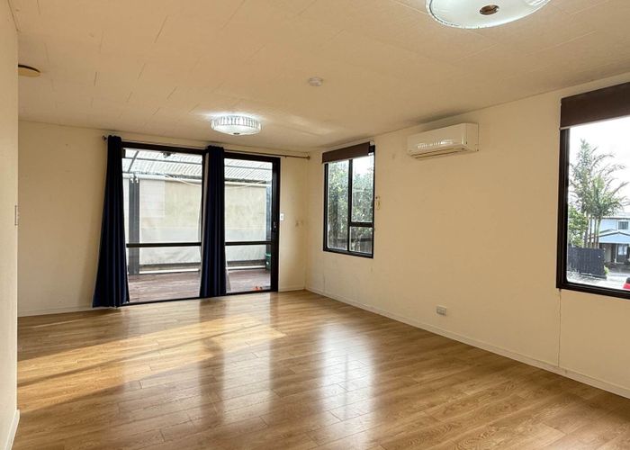  at 39A Caribbean Drive, Unsworth Heights, North Shore City, Auckland