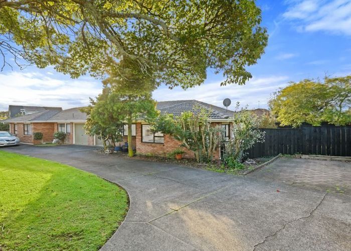 at 2/3 Skilling Place, Farm Cove, Manukau City, Auckland