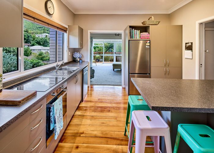  at 35 Lincoln Avenue, Tawa, Wellington, Wellington