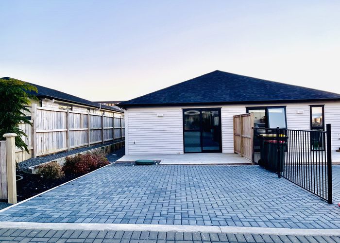  at 6 Rorotu Avenue, Drury, Papakura, Auckland