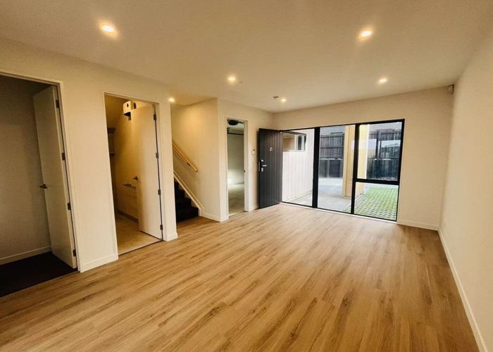  at 21 Monstedt Terrace, Windsor Park, North Shore City, Auckland