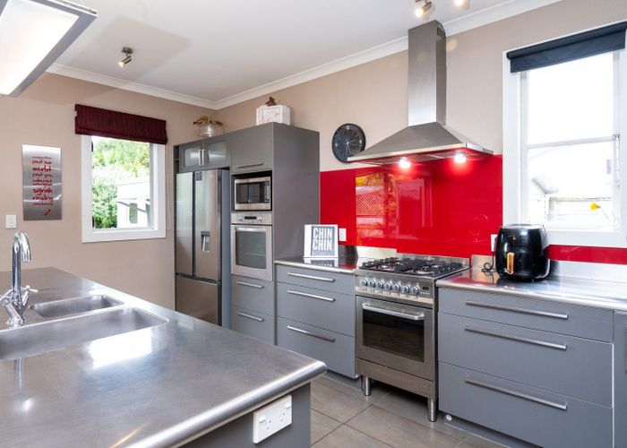  at 709 Avenue Road West, Saint Leonards, Hastings