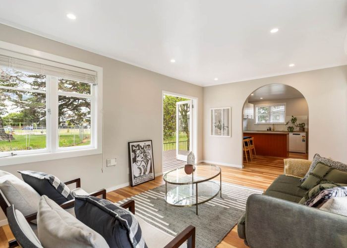  at 24D Clinton Avenue, Te Atatu Peninsula, Waitakere City, Auckland