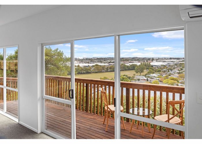  at 3A Huntlywood Terrace, Hillsborough, Christchurch