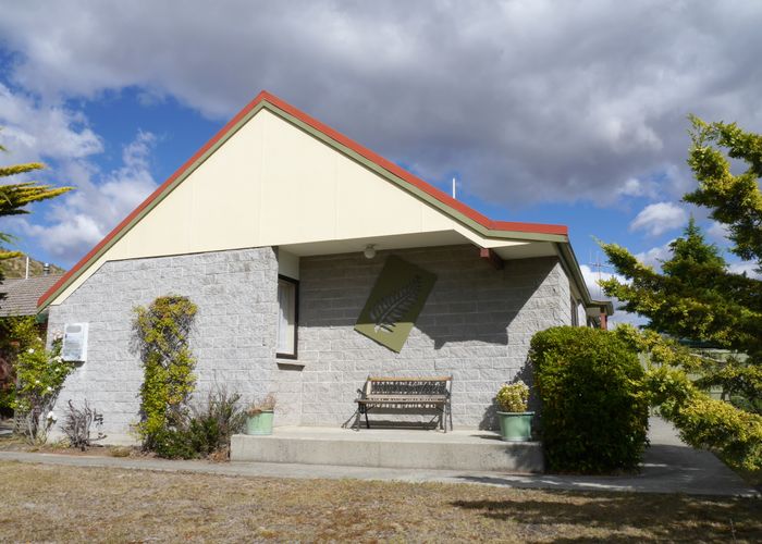 Free property data for 8 Benmore Place, Omarama homes.co.nz