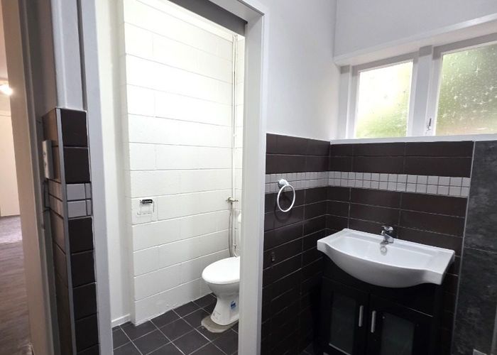  at 2/31b Salisbury Road, Birkdale, North Shore City, Auckland