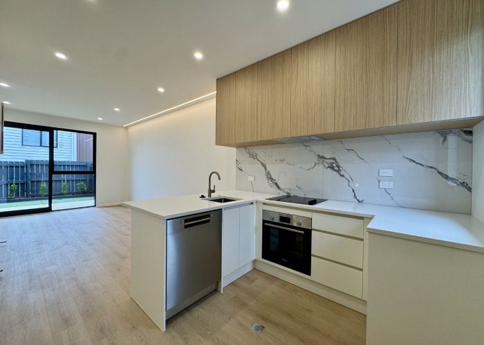  at 5/131 Lancaster Road, Beach Haven, North Shore City, Auckland