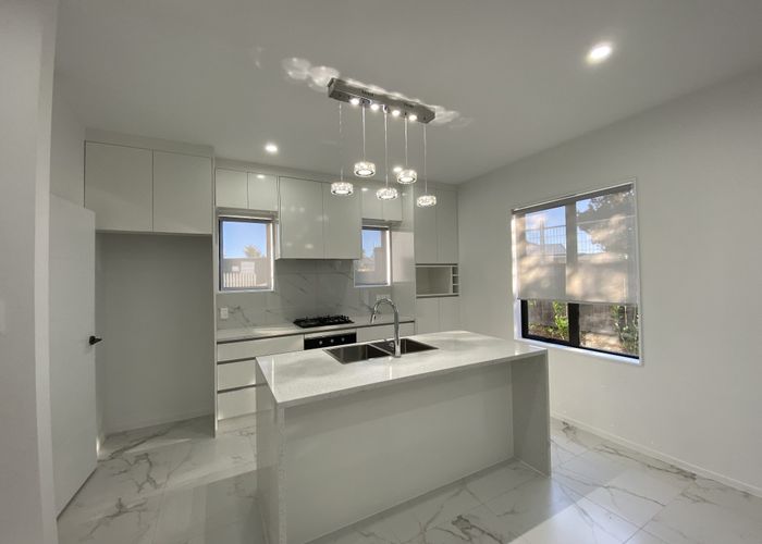  at 2 Marinich Drive, Ranui, Auckland