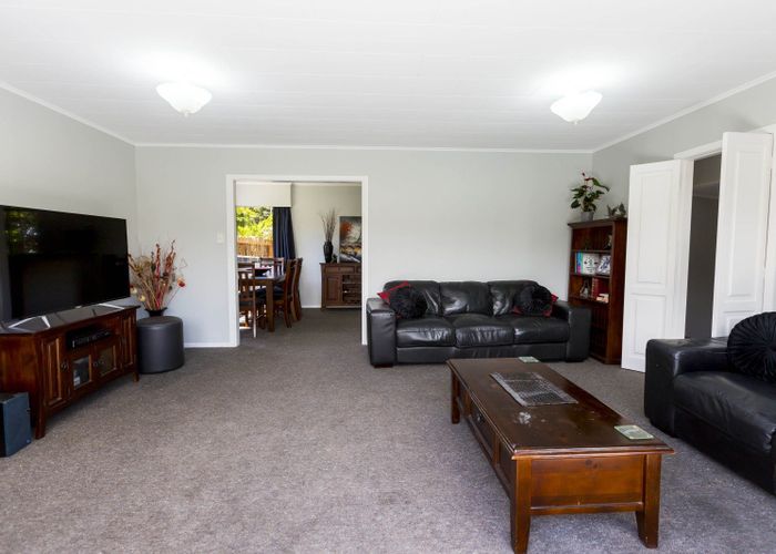  at 20 Blue Mountains Road, Pinehaven, Upper Hutt